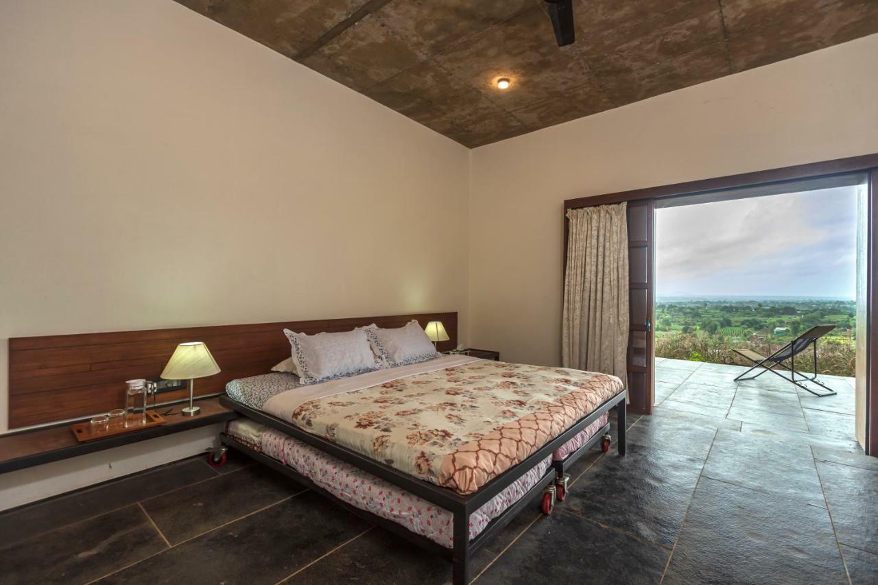 Saffronstays Zen, Igatpuri - Lake-View Villa With Indoor And Outdoor Games Exterior photo